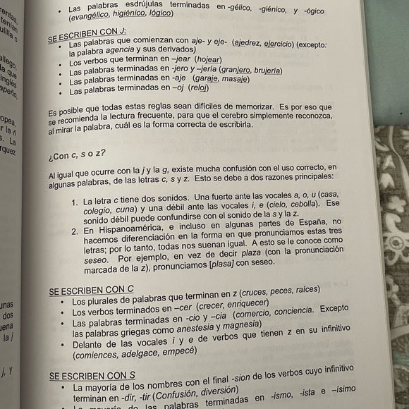 Books in Spanish, Puerto Rico authors - Picture 7 of 16